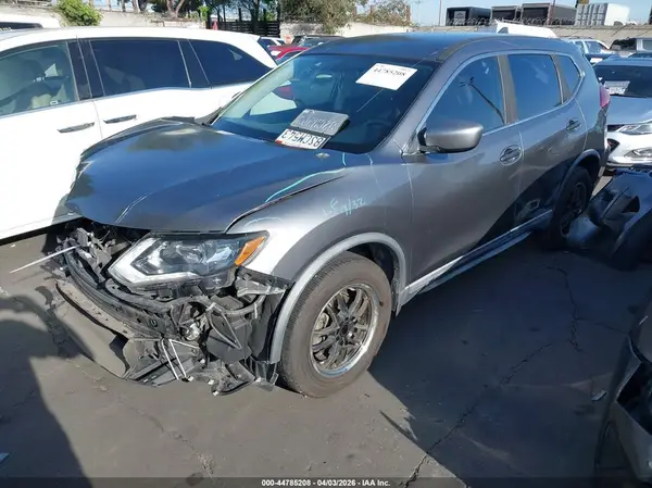 KNMAT2MT5JP555448 2018 NISSAN ROGUE - Image 2