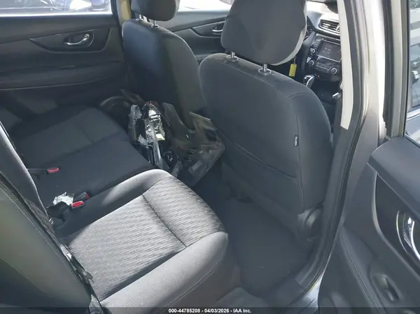 KNMAT2MT5JP555448 2018 NISSAN ROGUE - Image 8