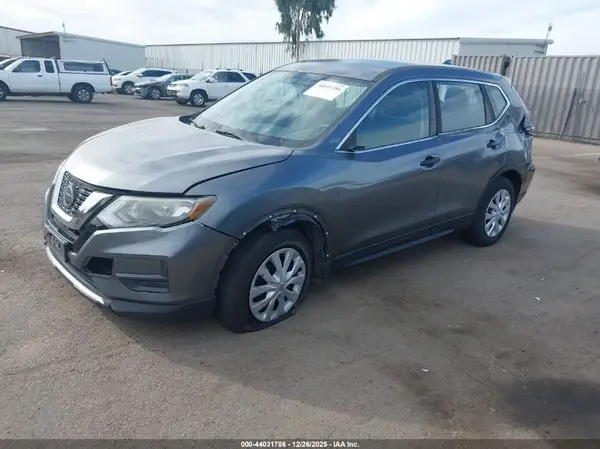 KNMAT2MT5JP555773 2018 NISSAN ROGUE - Image 2