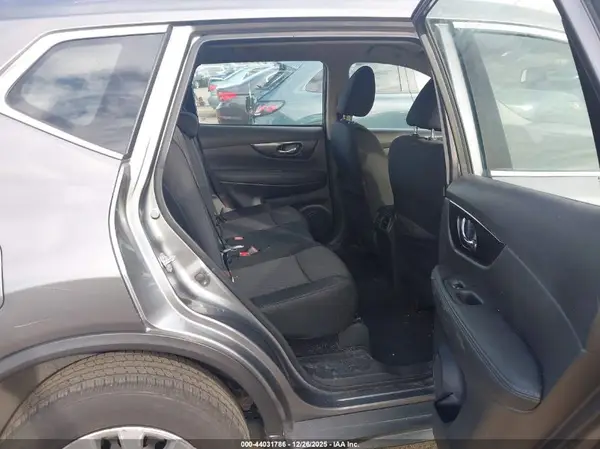 KNMAT2MT5JP555773 2018 NISSAN ROGUE - Image 8