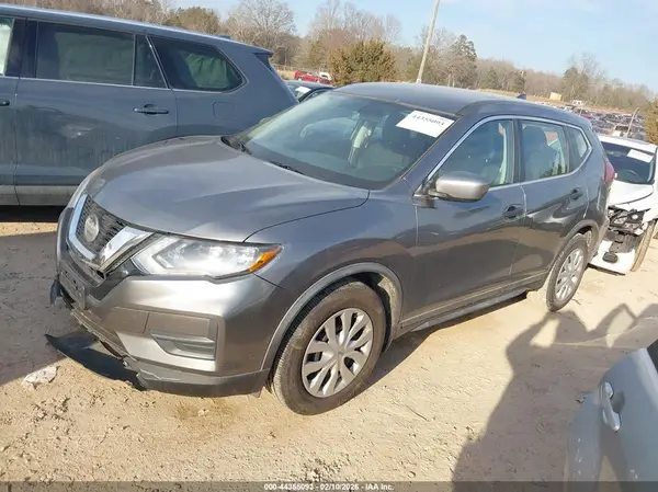 KNMAT2MT5JP557359 2018 NISSAN ROGUE - Image 2