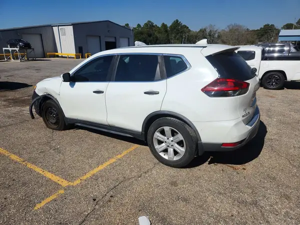 KNMAT2MT5JP559211 2018 NISSAN ROGUE - Image 2