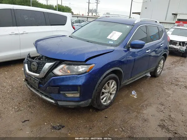 KNMAT2MT5JP564568 2018 NISSAN ROGUE - Image 2