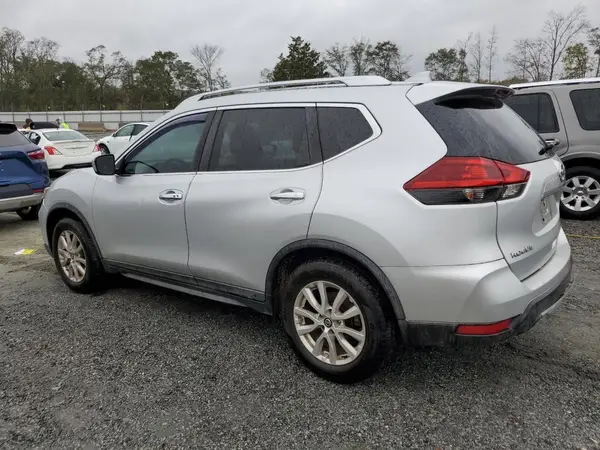 KNMAT2MT5JP566479 2018 NISSAN ROGUE - Image 2