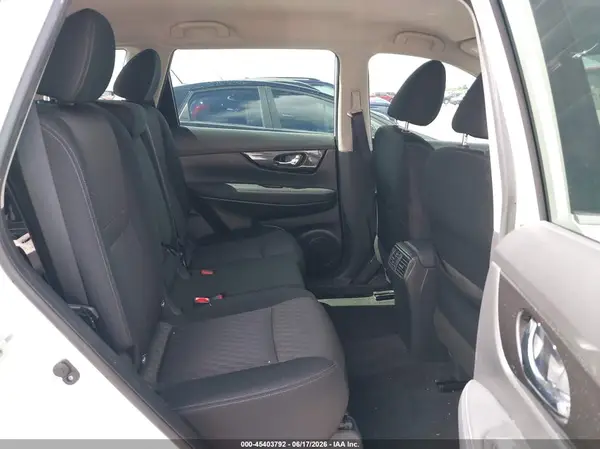 KNMAT2MT5JP566806 2018 NISSAN ROGUE - Image 8