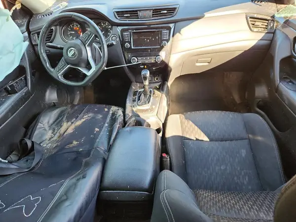 KNMAT2MT5JP568068 2018 NISSAN ROGUE - Image 8