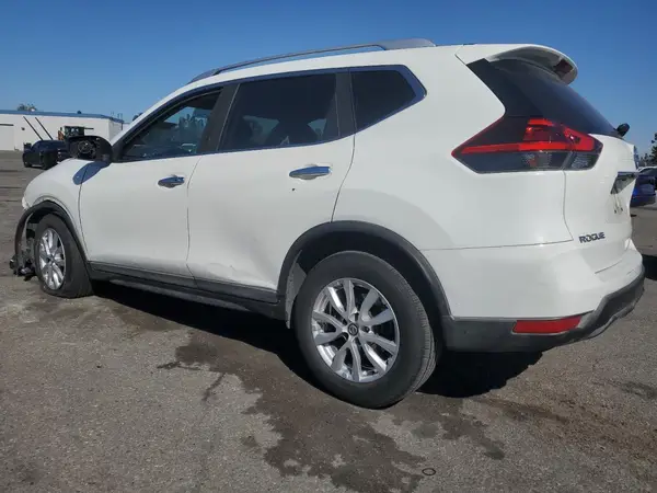 KNMAT2MT5JP570824 2018 NISSAN ROGUE - Image 2