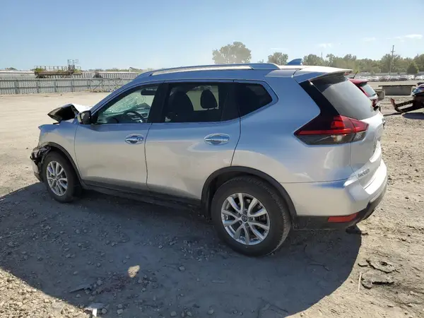 KNMAT2MT5JP570953 2018 NISSAN ROGUE - Image 2