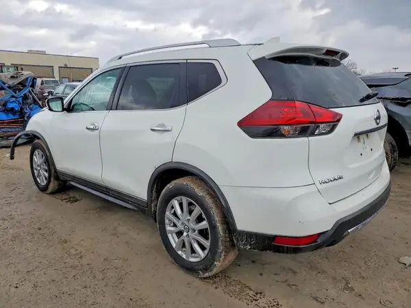 KNMAT2MT5JP572993 2018 NISSAN ROGUE - Image 2