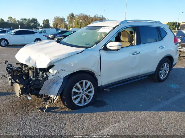 KNMAT2MT5JP573500 2018 NISSAN ROGUE - Image 2