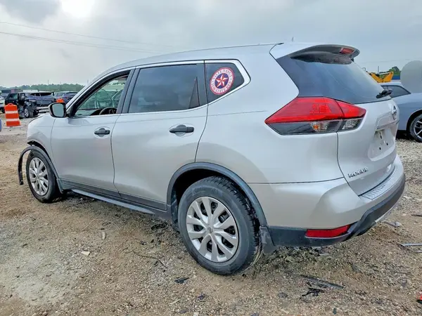 KNMAT2MT5JP576591 2018 NISSAN ROGUE - Image 2