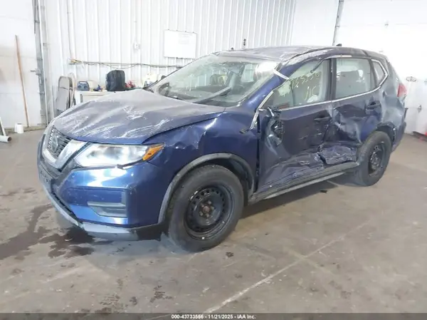 KNMAT2MT5JP577255 2018 NISSAN ROGUE - Image 2