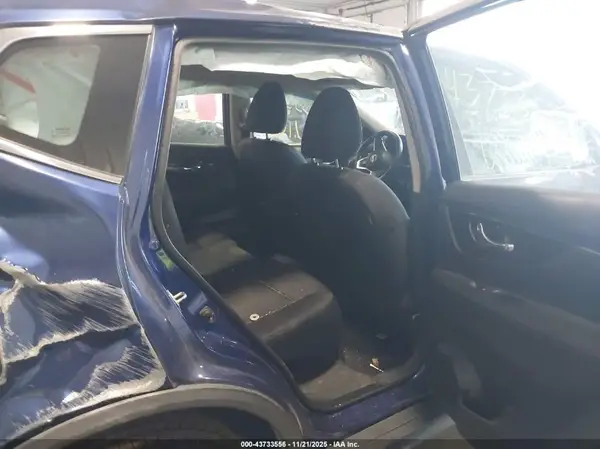 KNMAT2MT5JP577255 2018 NISSAN ROGUE - Image 8
