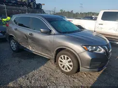KNMAT2MT5JP579121 2018 NISSAN ROGUE