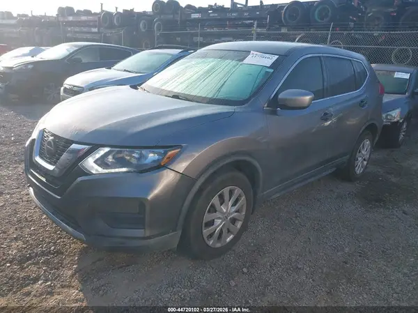 KNMAT2MT5JP579121 2018 NISSAN ROGUE - Image 2