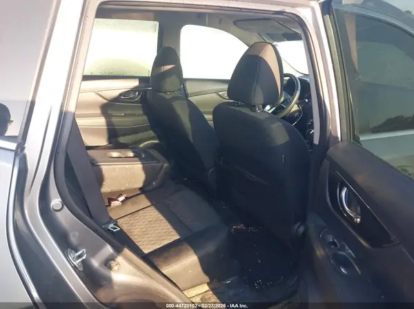KNMAT2MT5JP579121 2018 NISSAN ROGUE - Image 8