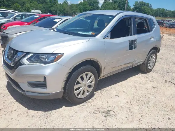 KNMAT2MT5JP579295 2018 NISSAN ROGUE - Image 2