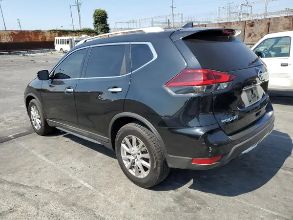 KNMAT2MT5JP585324 2018 NISSAN ROGUE - Image 2