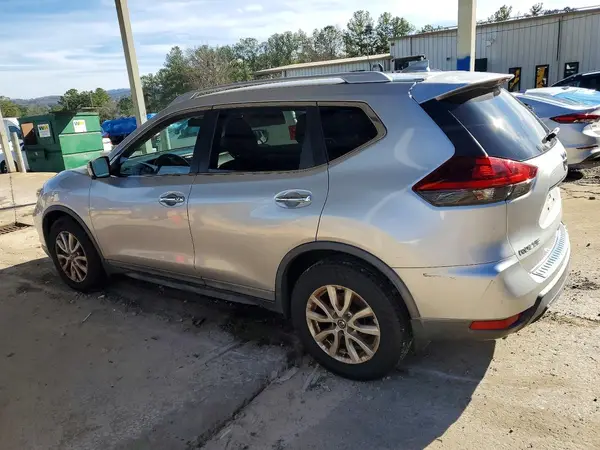 KNMAT2MT5JP587882 2018 NISSAN ROGUE - Image 2