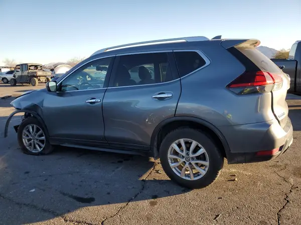 KNMAT2MT5JP590880 2018 NISSAN ROGUE - Image 2