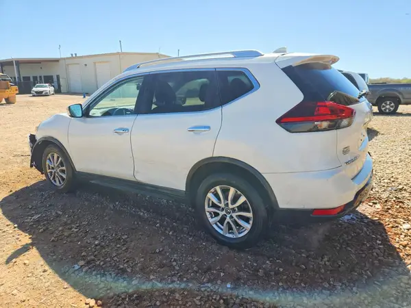 KNMAT2MT5JP591320 2018 NISSAN ROGUE - Image 2