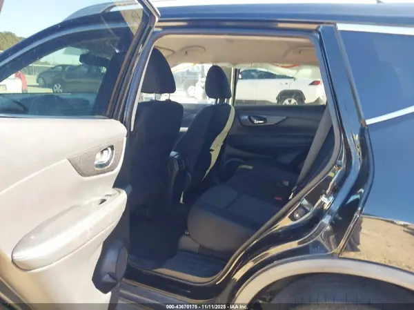 KNMAT2MT5JP592726 2018 NISSAN ROGUE - Image 8