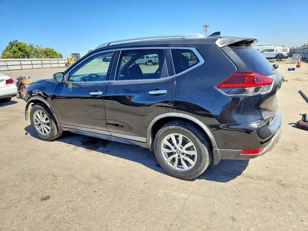 KNMAT2MT5JP593438 2018 NISSAN ROGUE - Image 2