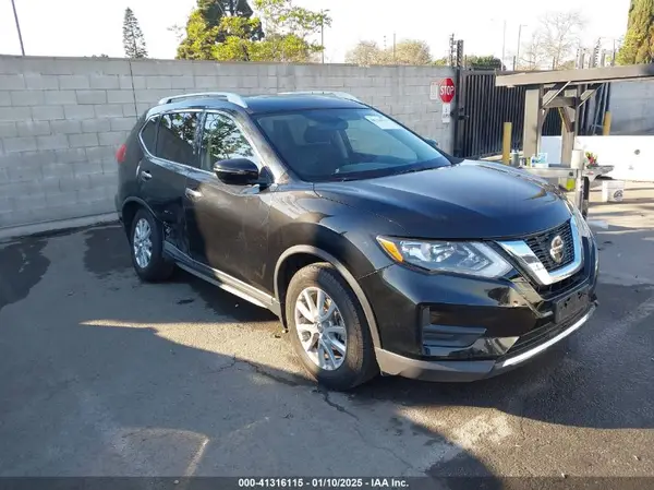 KNMAT2MT5JP593827 2018 NISSAN ROGUE - Image 1