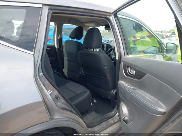 KNMAT2MT5JP596730 2018 NISSAN ROGUE - Image 8