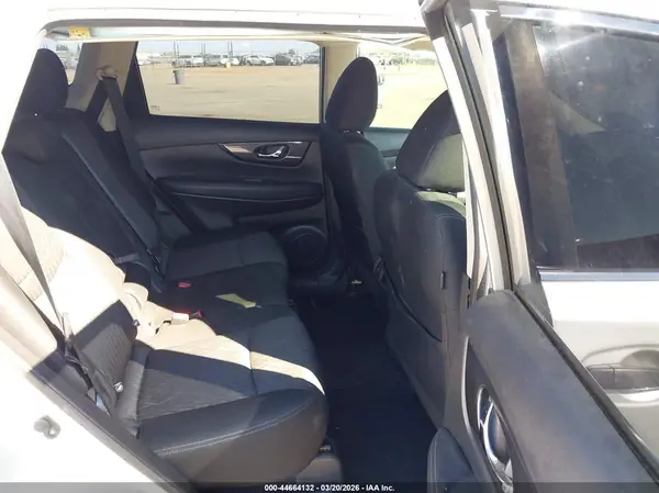 KNMAT2MT5JP598526 2018 NISSAN ROGUE - Image 8