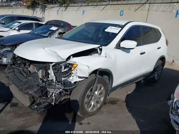 KNMAT2MT5JP599823 2018 NISSAN ROGUE - Image 2
