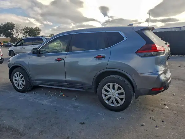 KNMAT2MT5JP601747 2018 NISSAN ROGUE - Image 2