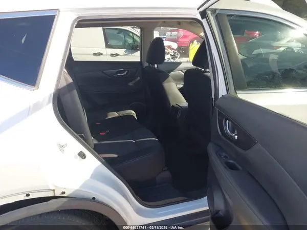 KNMAT2MT5JP603157 2018 NISSAN ROGUE - Image 8