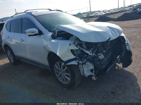 KNMAT2MT5JP606091 2018 NISSAN ROGUE - Image 1