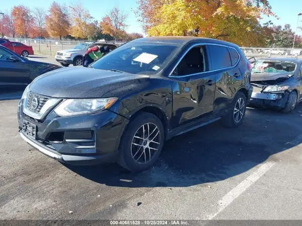 KNMAT2MT5JP611694 2018 NISSAN ROGUE - Image 2
