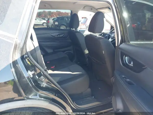KNMAT2MT5JP611694 2018 NISSAN ROGUE - Image 8