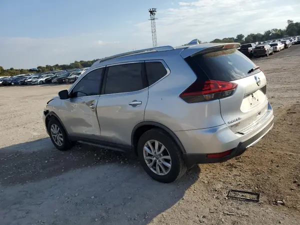 KNMAT2MT5JP613221 2018 NISSAN ROGUE - Image 2