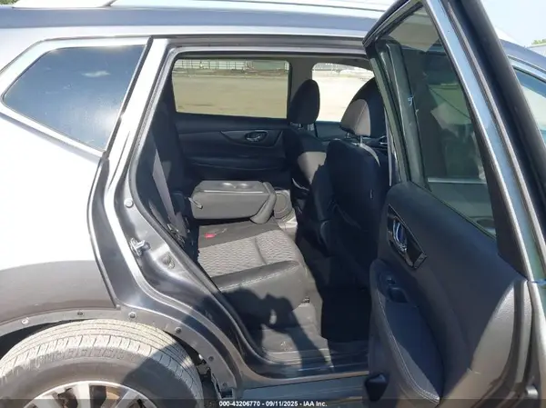 KNMAT2MT5JP614627 2018 NISSAN ROGUE - Image 8