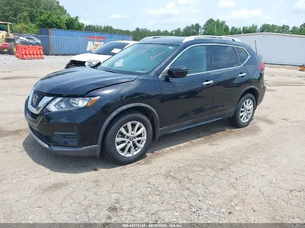KNMAT2MT5JP620962 2018 NISSAN ROGUE - Image 2
