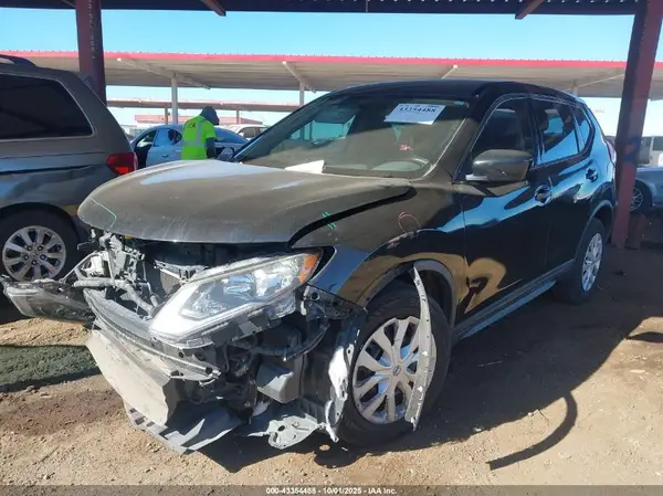 KNMAT2MT5JP622064 2018 NISSAN ROGUE - Image 2