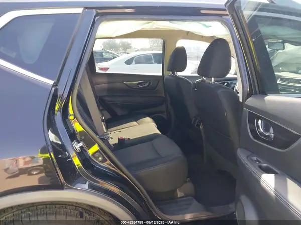 KNMAT2MT5KP526808 2019 NISSAN ROGUE - Image 8