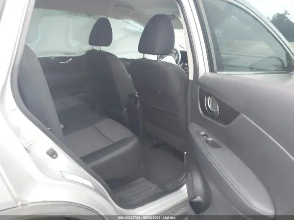KNMAT2MT5KP529868 2019 NISSAN ROGUE - Image 8