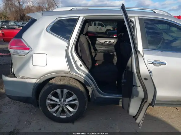 KNMAT2MT6GP632028 2016 NISSAN ROGUE - Image 8