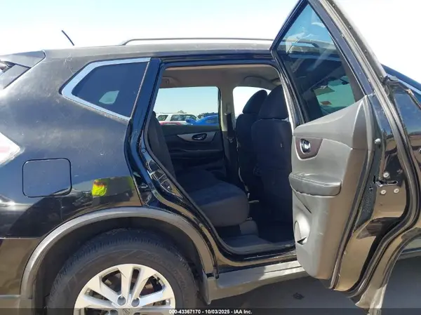 KNMAT2MT6GP697218 2016 NISSAN ROGUE - Image 8