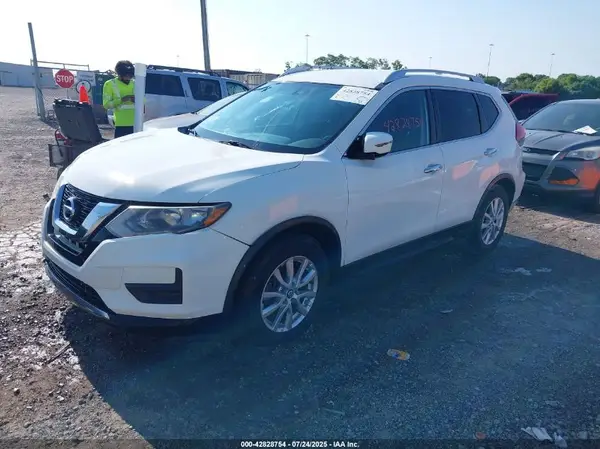 KNMAT2MT6HP519147 2017 NISSAN ROGUE - Image 2