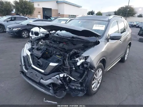 KNMAT2MT6HP526776 2017 NISSAN ROGUE - Image 2