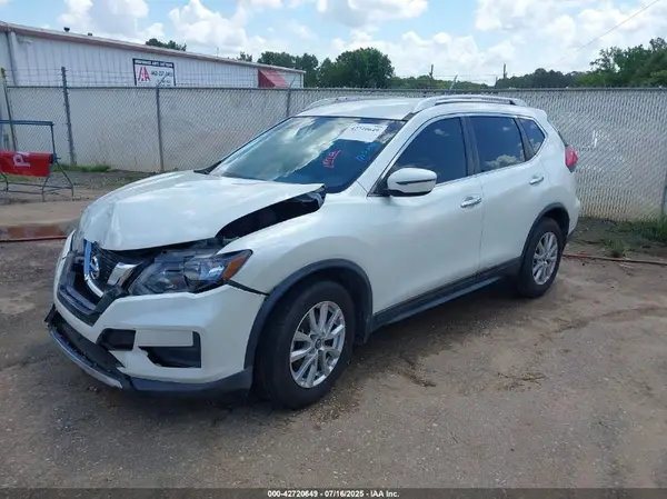 KNMAT2MT6HP527927 2017 NISSAN ROGUE - Image 2