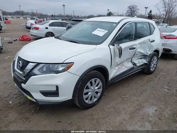KNMAT2MT6HP530861 2017 NISSAN ROGUE - Image 2