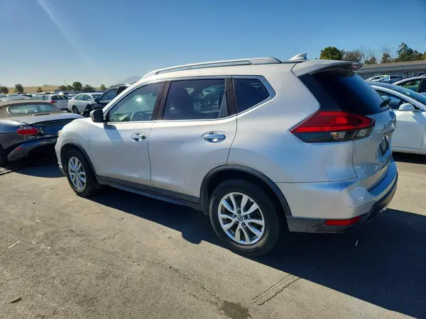 KNMAT2MT6HP537728 2017 NISSAN ROGUE - Image 2