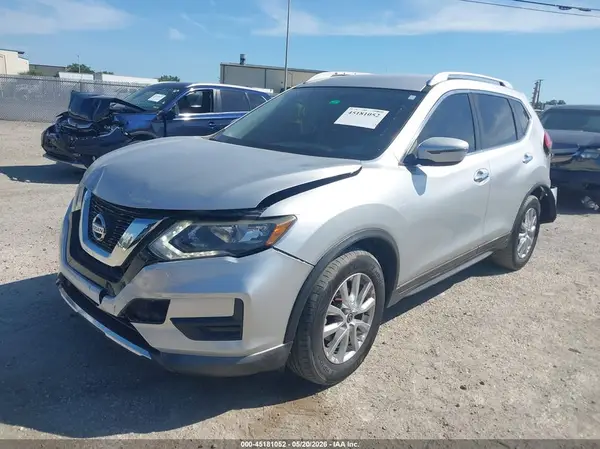 KNMAT2MT6HP538460 2017 NISSAN ROGUE - Image 2